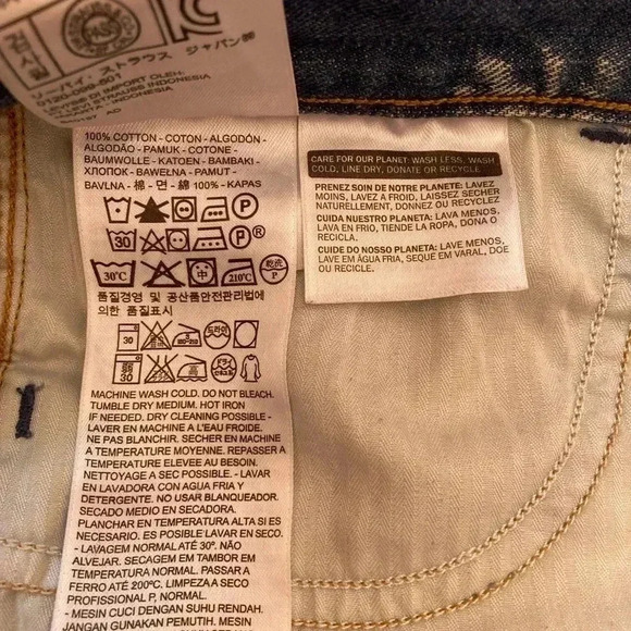Levi’s Jean Short - Picture 3 of 4